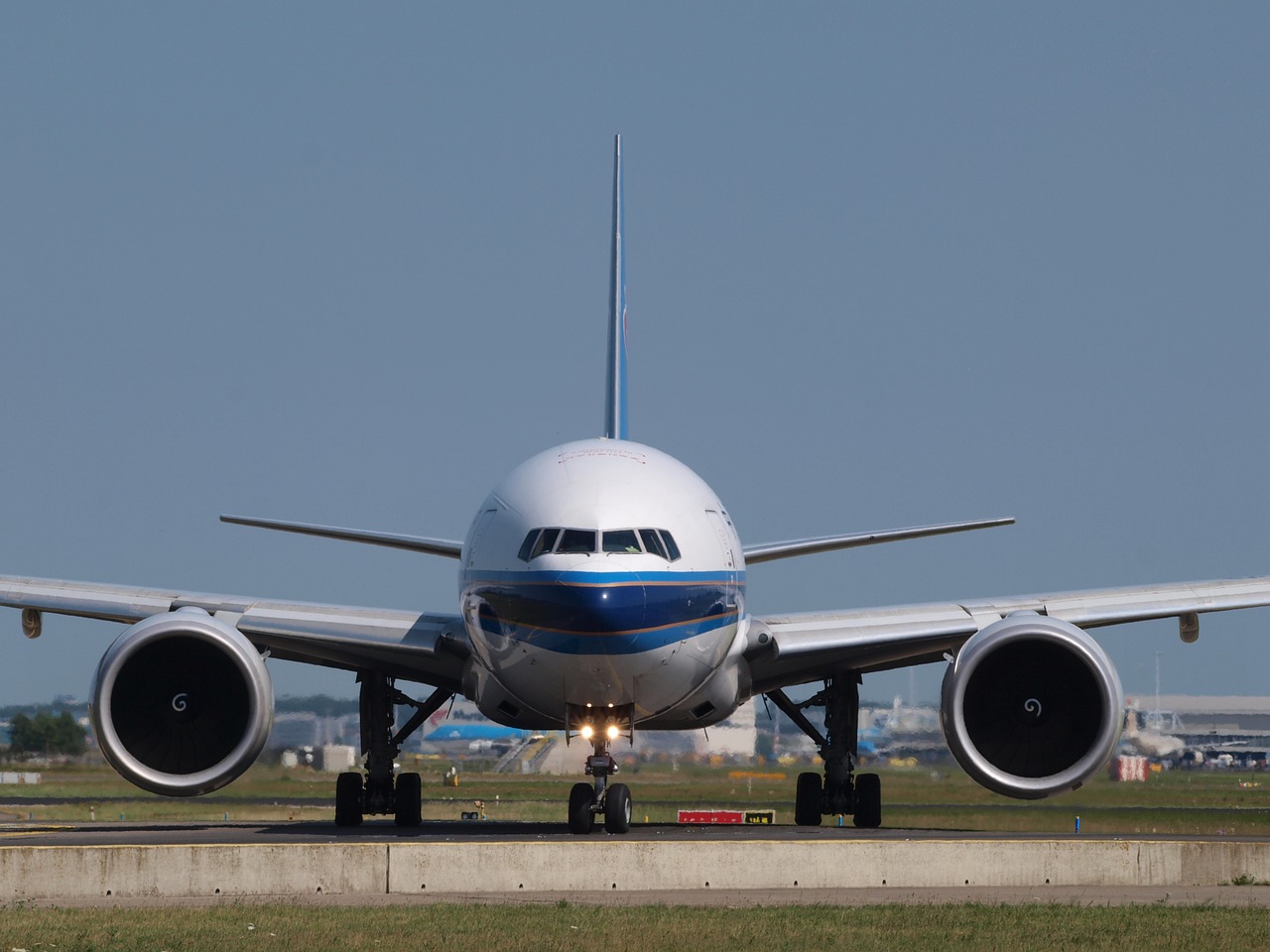 china southern airlines, boeing 777, aircraft-884392.jpg